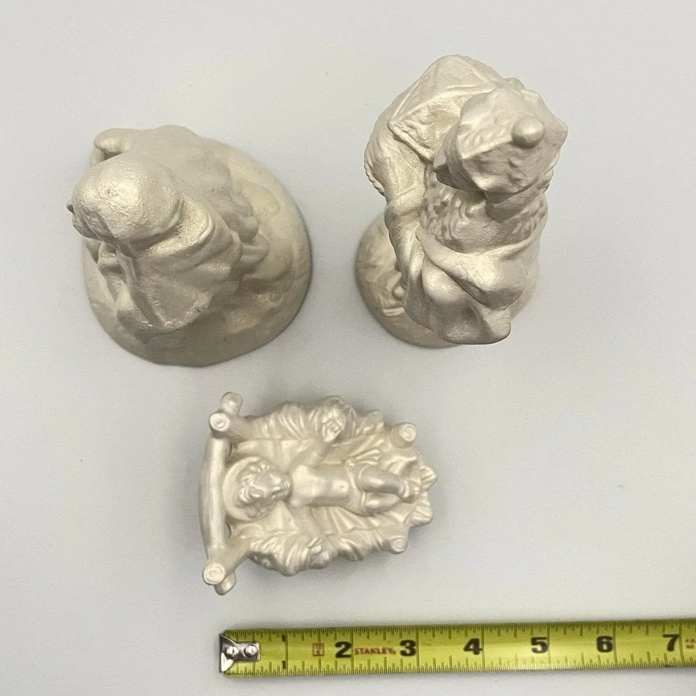 Vintage 1960s–70s Atlantic‎ Mold Nativity Set Shepherd Wise Man Baby Jesus 8
